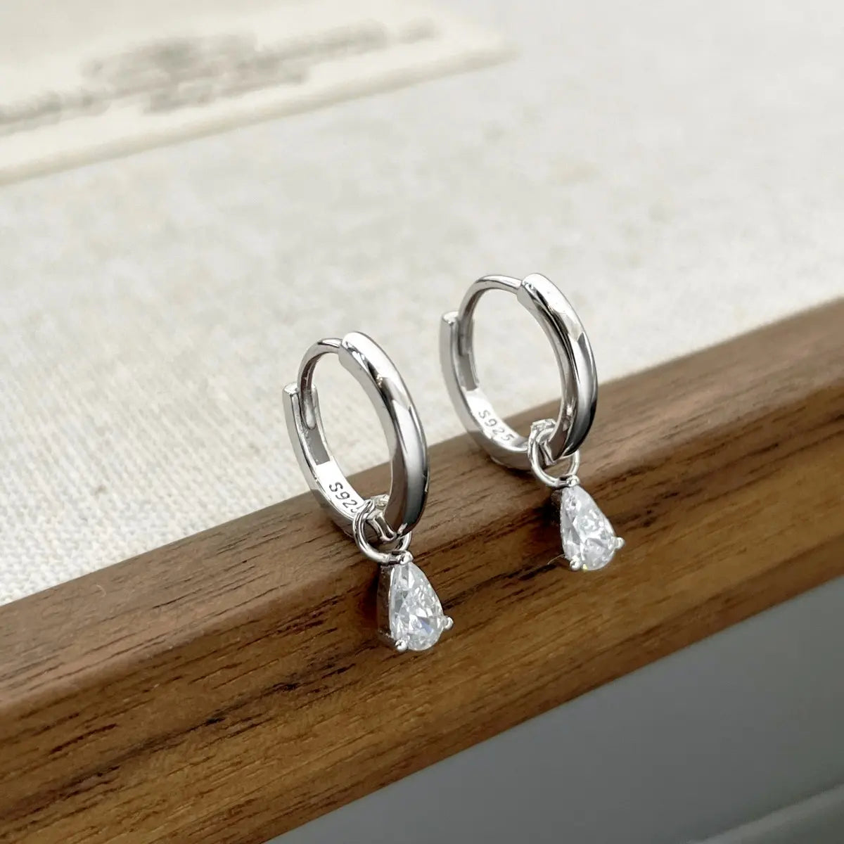 Classic Style Women Fine Fashion Jewelry S925 Silver Pear-Shaped 5A Zirconia Polished Hoop Earrings