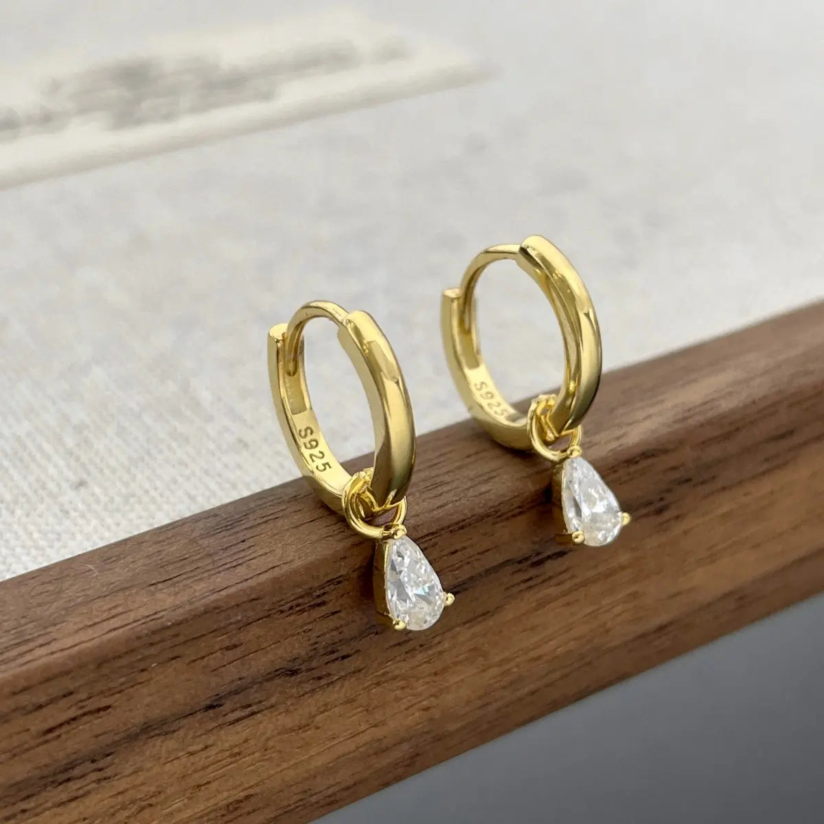 Classic Style Women Fine Fashion Jewelry S925 Silver Pear-Shaped 5A Zirconia Polished Hoop Earrings